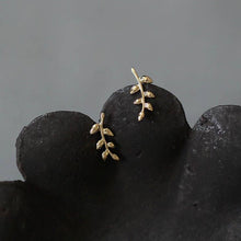  14K Gold Leaf Earring