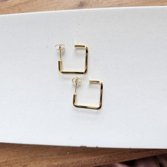 Luxe Gold Kamora Hoops