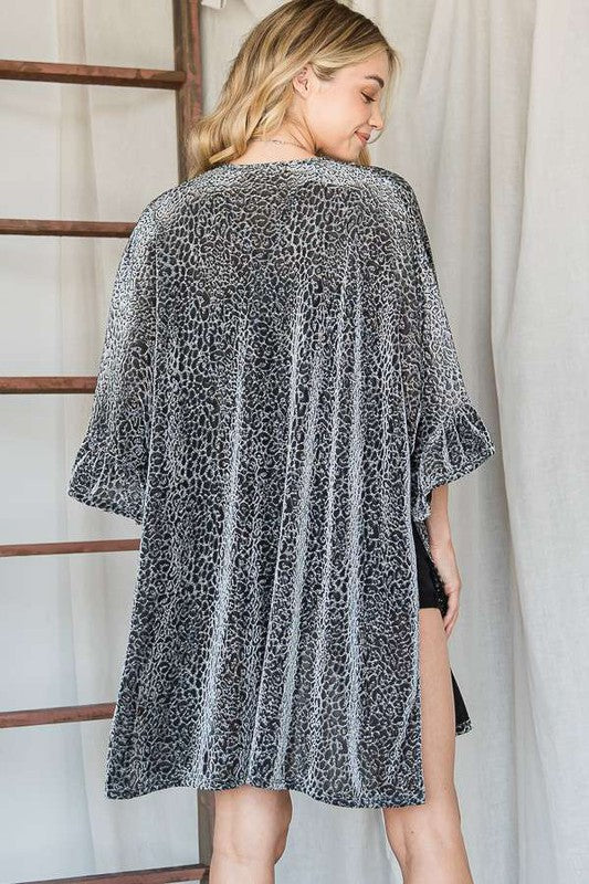 METALLIC ANIMAL PRINT KIMONO