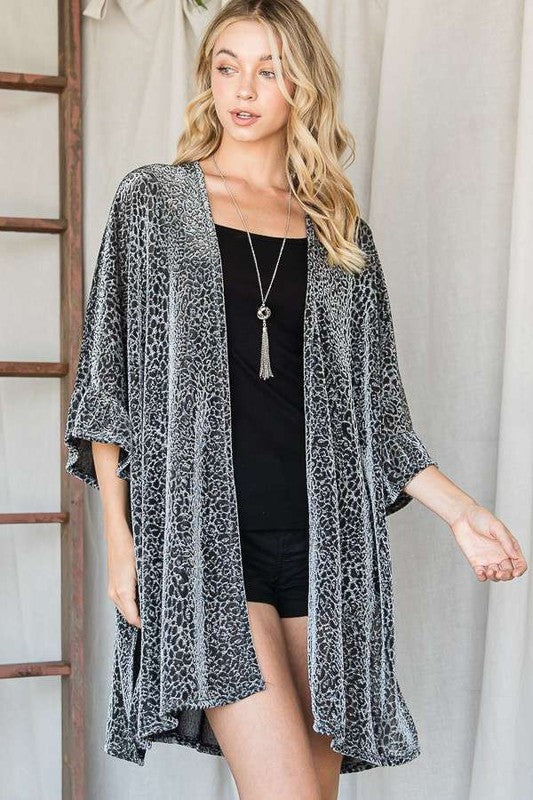 METALLIC ANIMAL PRINT KIMONO