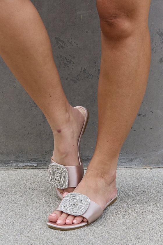 Slide Sandal in Nude